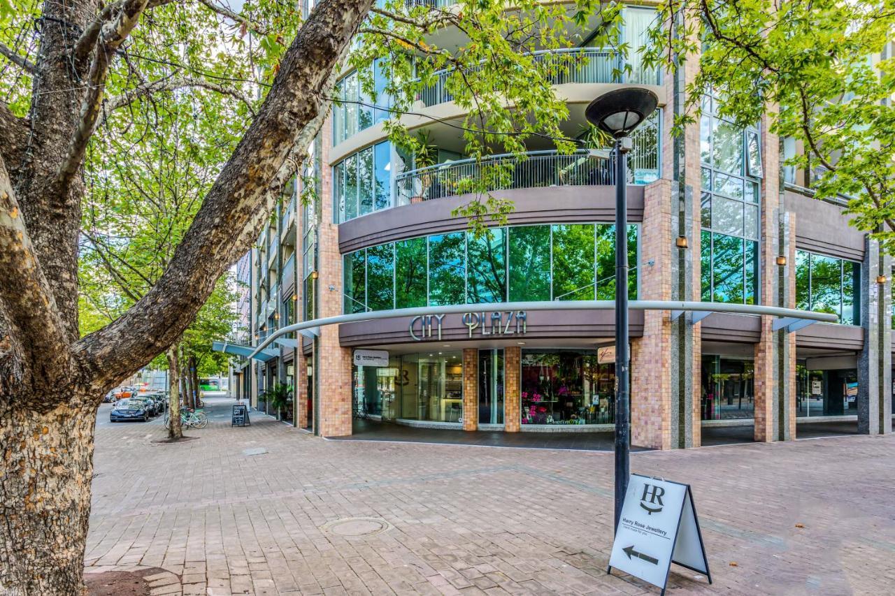 Dana-Spacious Private Room In Shared 2-Bedroom Apartment-1 Canberra Bagian luar foto